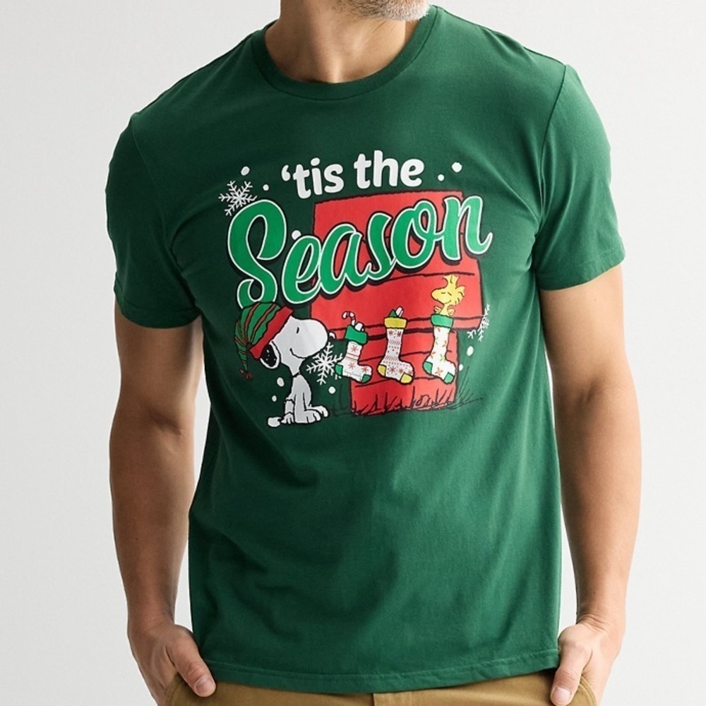 🆕 Peanuts Snoopy Short Sleeve Graphic Tee Holiday Tis the Season Unisex M Green - Picture 1 of 5